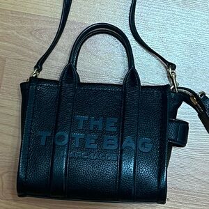 MARC JACOBS THE TOTE BAG NANO